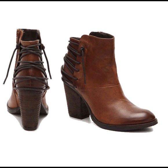 Shoes - Steve Madden Raglin boots